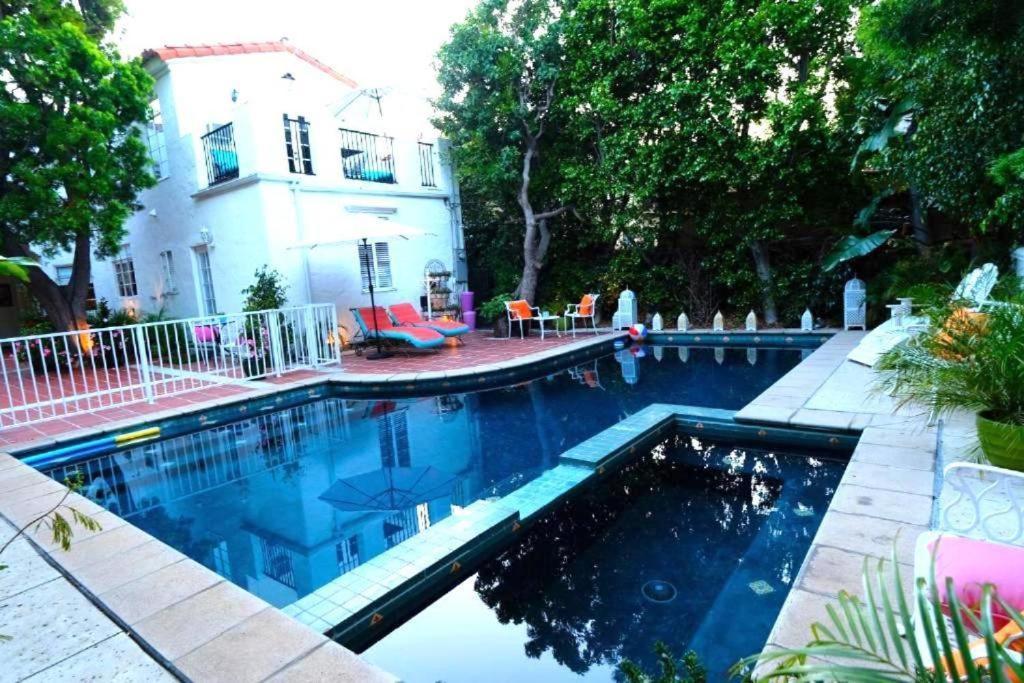 Beverly Hills Celebrity Villa *